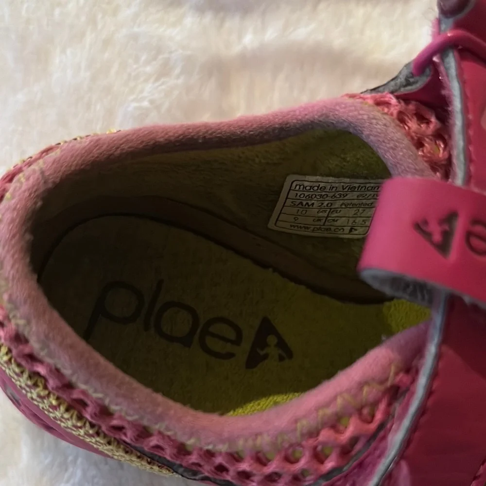 Gently Loved PLAE Sam 2.0 Kids Fuchsia Sandals